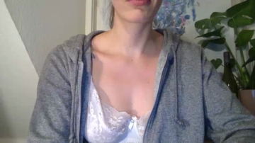 Lillycat  29-07-2021 titfuck Female